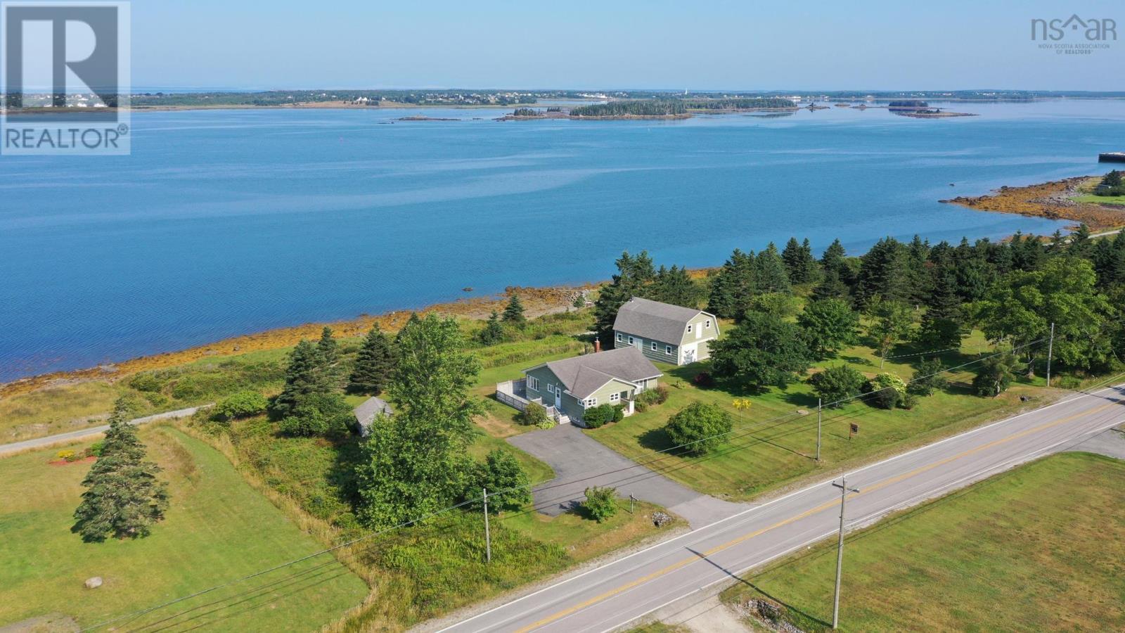 639 Highway 3 Highway, Lower East Pubnico, Nova Scotia  B0W 2A0 - Photo 31 - 202519237