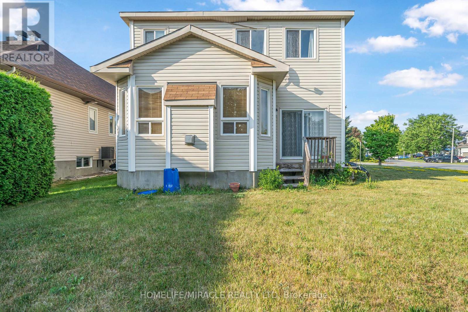 356 West Ridge Drive, Ottawa, Ontario  K2S 2G8 - Photo 3 - X12321597