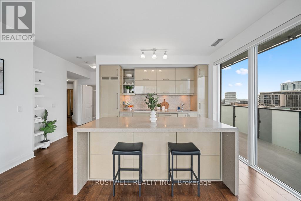 2410 - 1080 Bay Street, Toronto, Ontario  M5S 0A5 - Photo 10 - C12320489