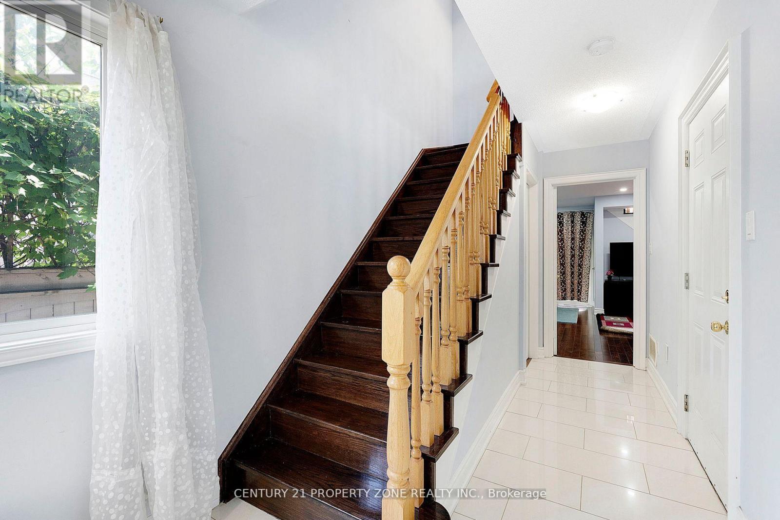 28 Seminoff Street, Toronto, Ontario  M1L 0B1 - Photo 8 - E12320807
