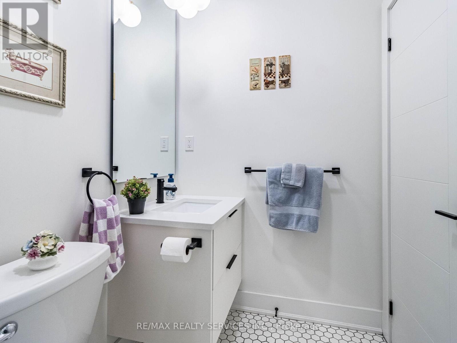 18 Princeton Common Street, St. Catharines, Ontario  L2N 0B7 - Photo 27 - X12312470
