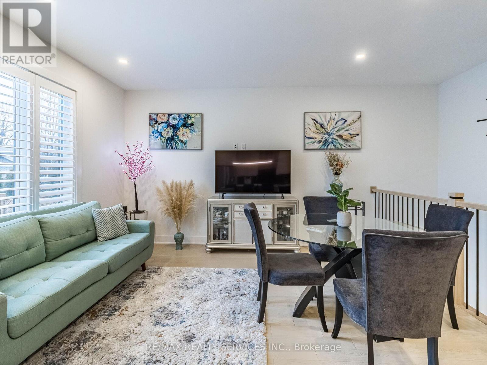18 Princeton Common Street, St. Catharines, Ontario  L2N 0B7 - Photo 7 - X12312470