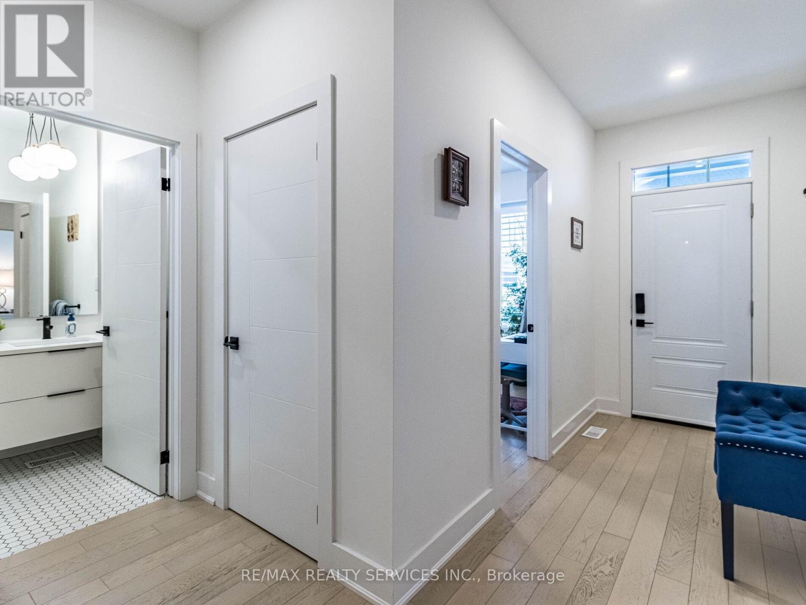 18 Princeton Common Street, St. Catharines, Ontario  L2N 0B7 - Photo 5 - X12312470