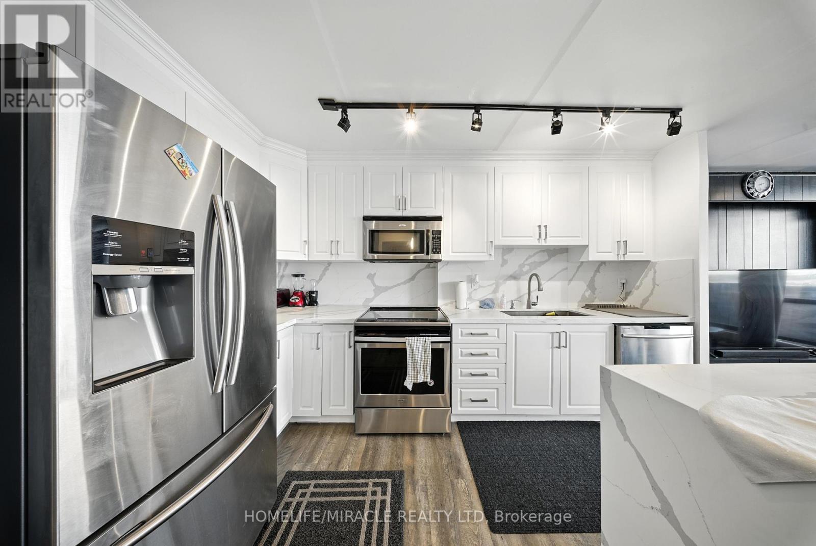 1212 - 2 Glamorgan Avenue, Toronto, Ontario  M1P 2M8 - Photo 1 - E12321633