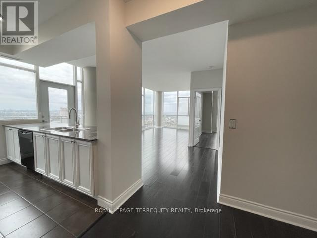 Ph3 - 225 Webb Drive, Mississauga, Ontario  L5B 4P2 - Photo 11 - W12321644