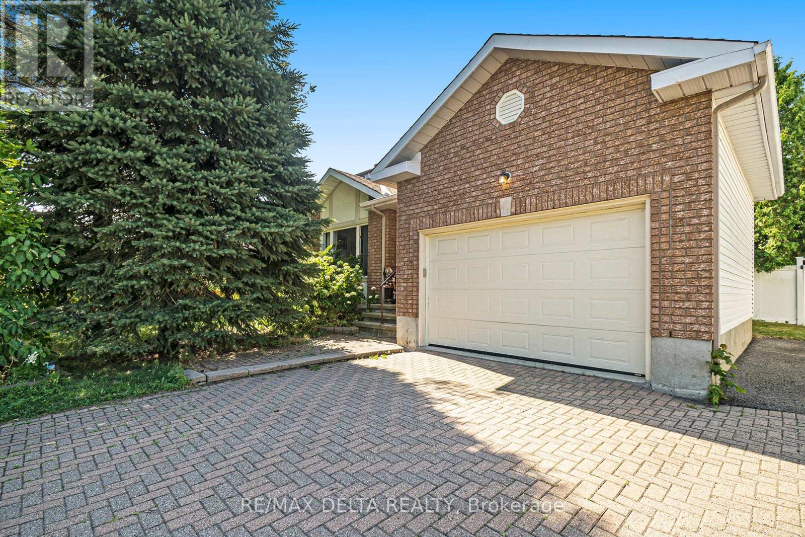 762 ADENCLIFFE DRIVE, Ottawa, Ontario