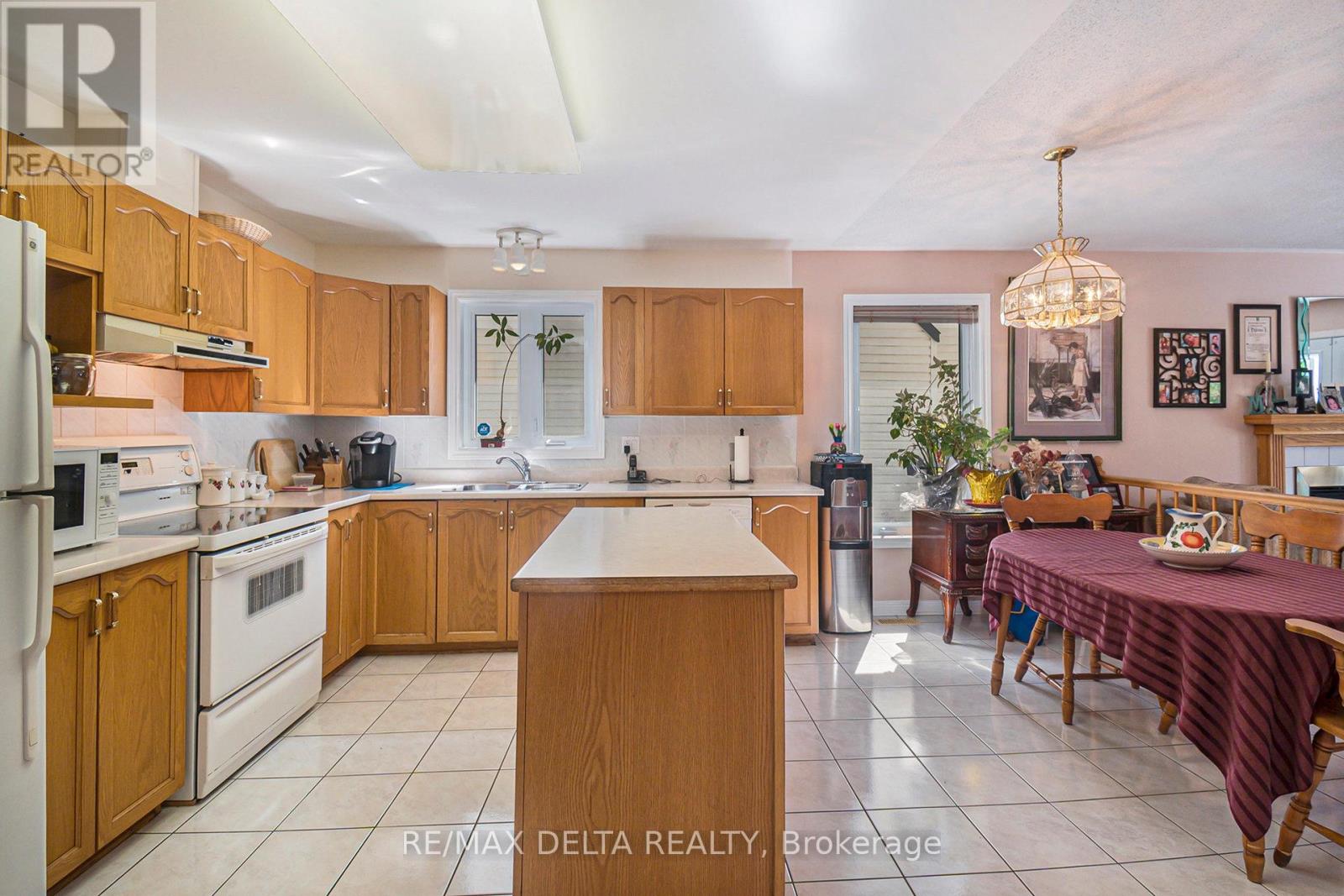 762 Adencliffe Drive, Ottawa, Ontario  K4A 3E5 - Photo 8 - X12321670