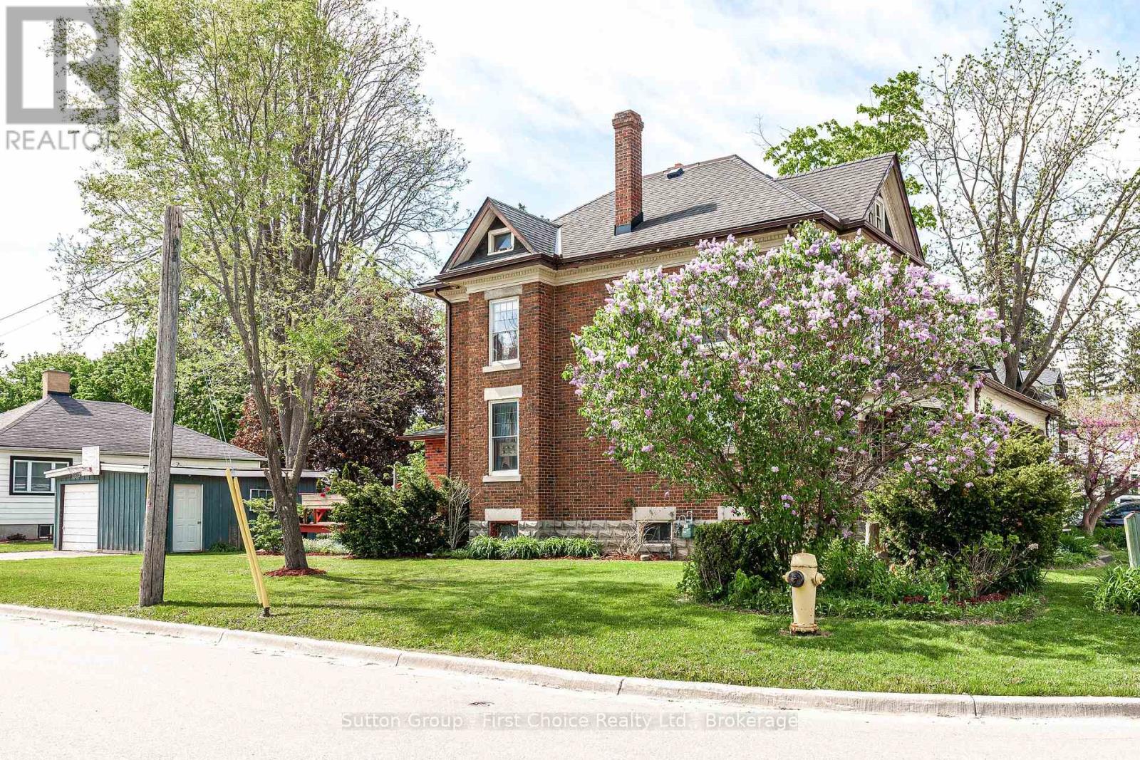 135 St. David Street N, West Perth, Ontario  N0K 1N0 - Photo 3 - X12161254