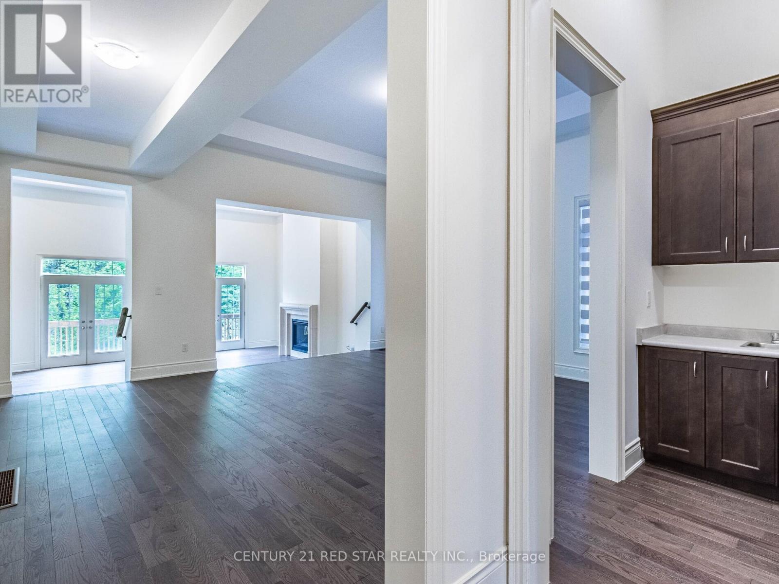 192 Farrell Road, Vaughan, Ontario  L6A 0H9 - Photo 5 - N12321713