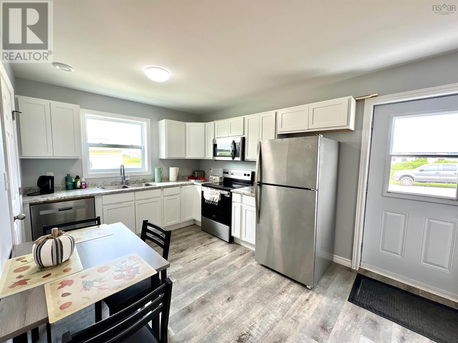 26 Tenth Street, Glace Bay, Nova Scotia  B1A 4L8 - Photo 9 - 202519465