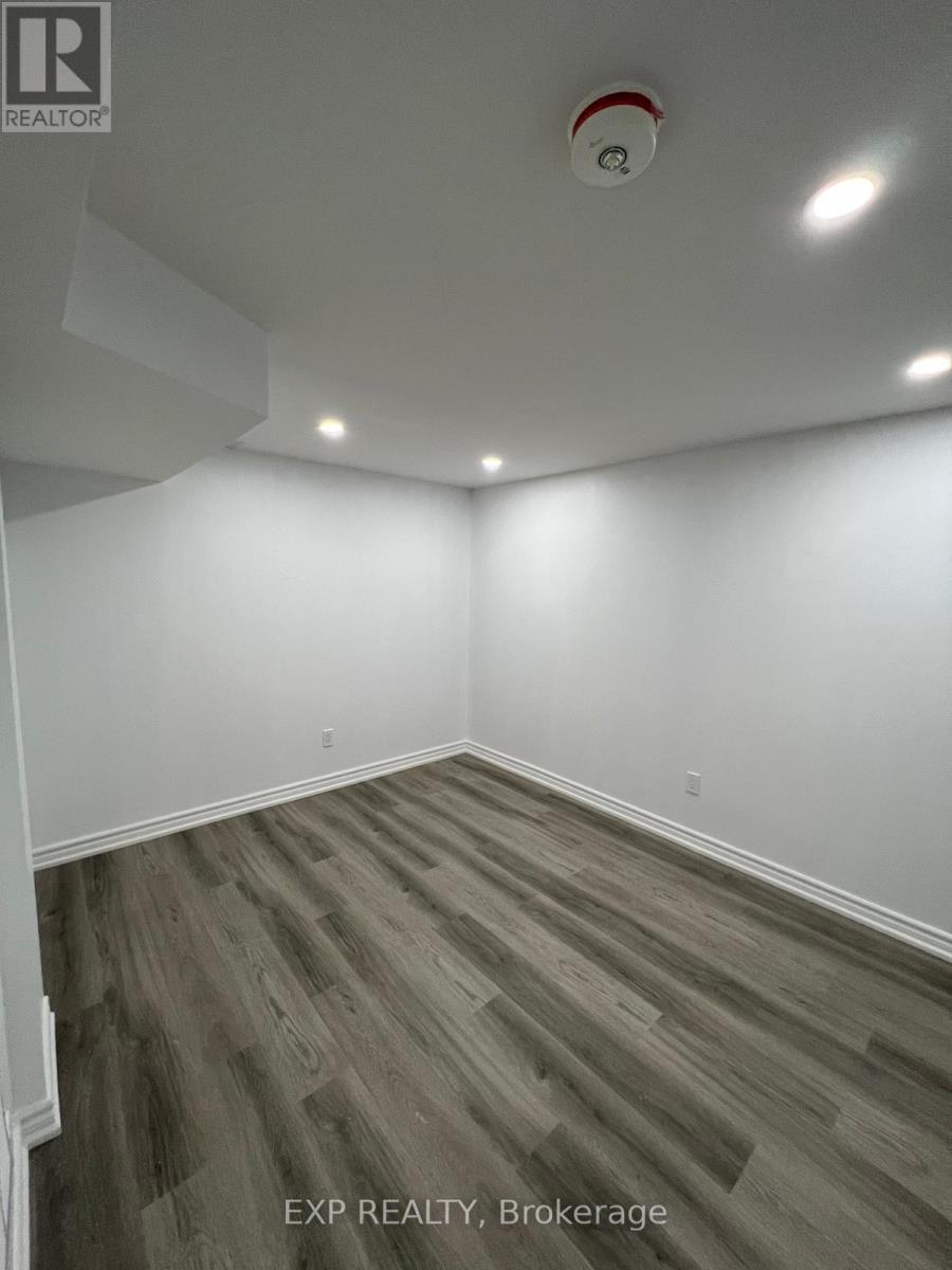 Lower - 1377 Winterbourne Drive, Oakville, Ontario  L6J 7A6 - Photo 15 - W12321688