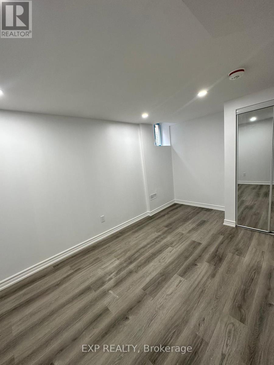 Lower - 1377 Winterbourne Drive, Oakville, Ontario  L6J 7A6 - Photo 16 - W12321688