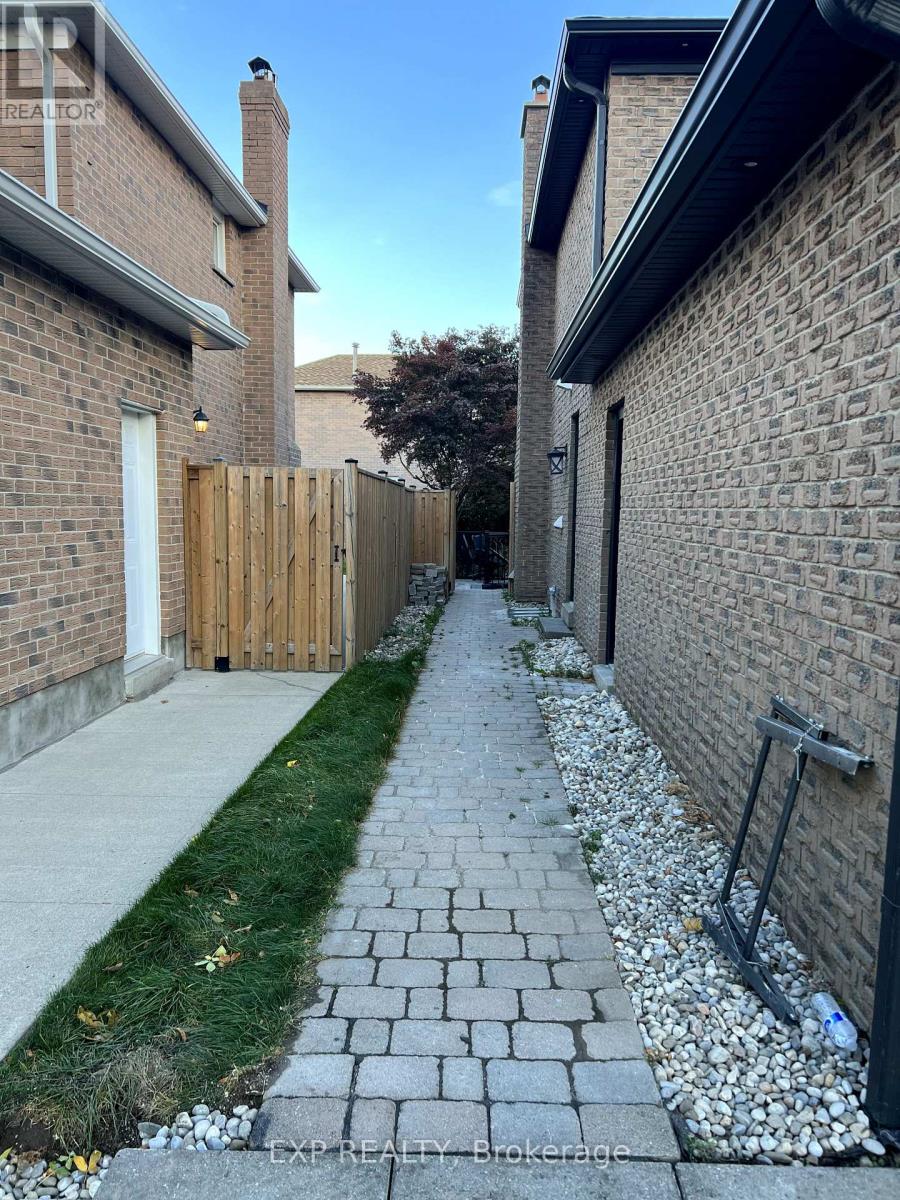 Lower - 1377 Winterbourne Drive, Oakville, Ontario  L6J 7A6 - Photo 2 - W12321688