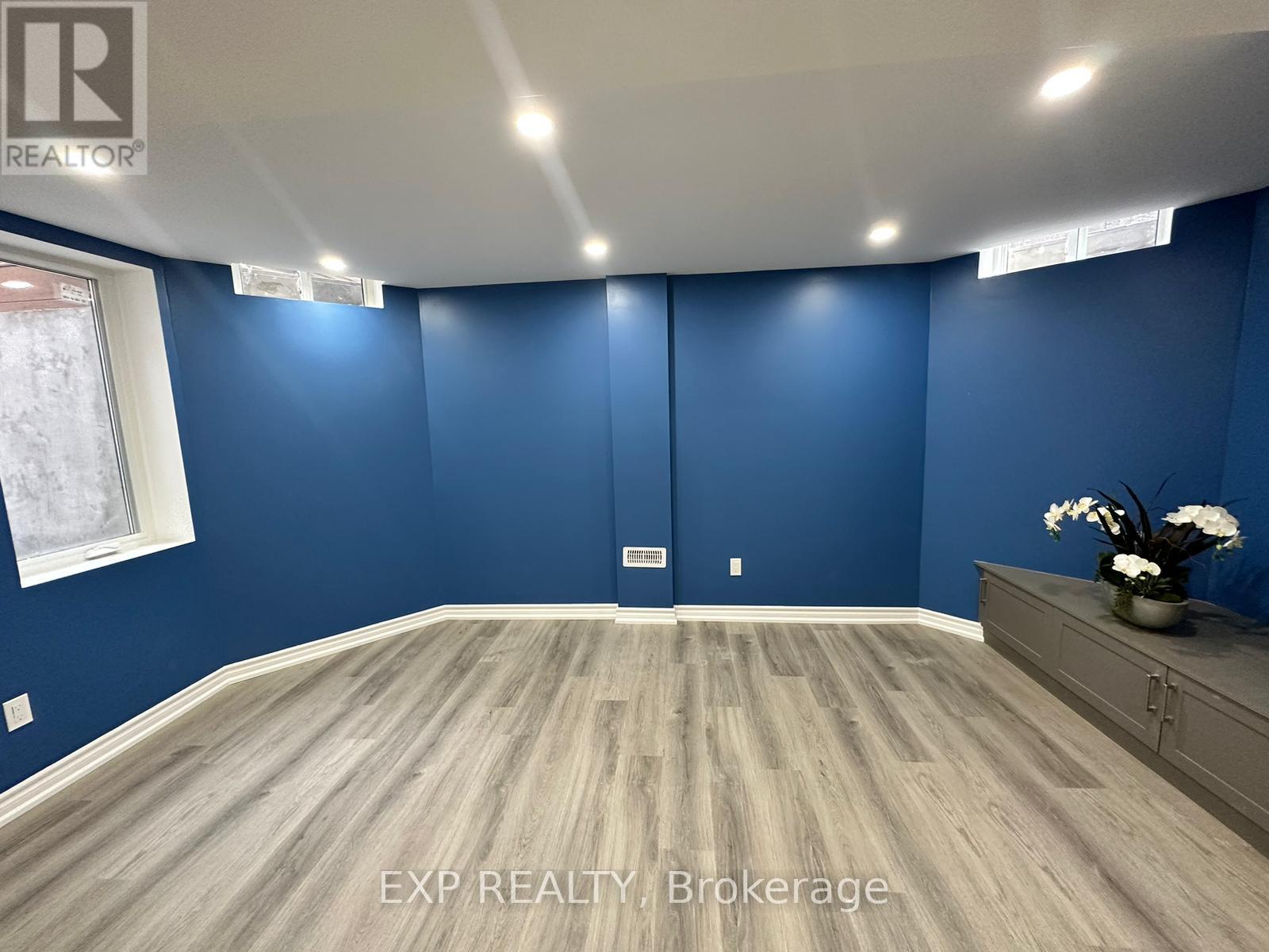 Lower - 1377 Winterbourne Drive, Oakville, Ontario  L6J 7A6 - Photo 8 - W12321688