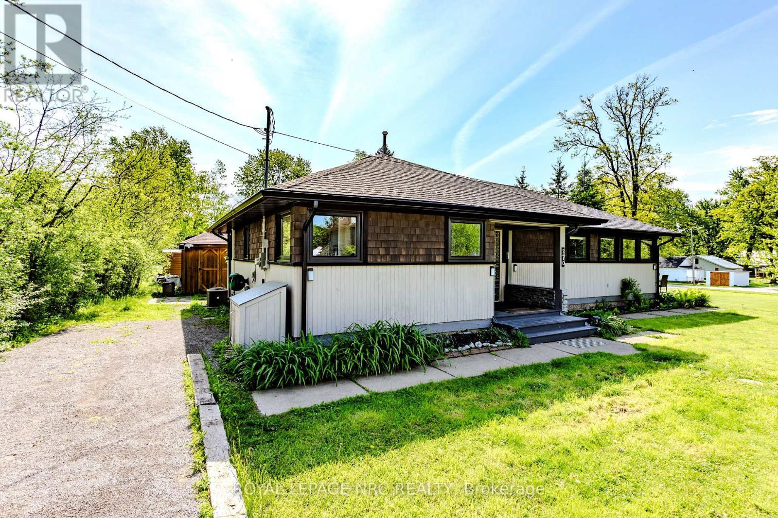 270 Cherrywood Avenue, Fort Erie, Ontario  L0S 1B0 - Photo 3 - X12321747