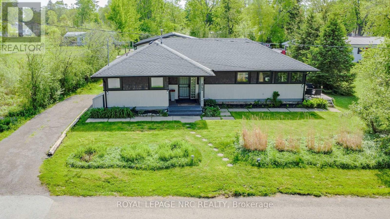 270 Cherrywood Avenue, Fort Erie, Ontario  L0S 1B0 - Photo 5 - X12321747