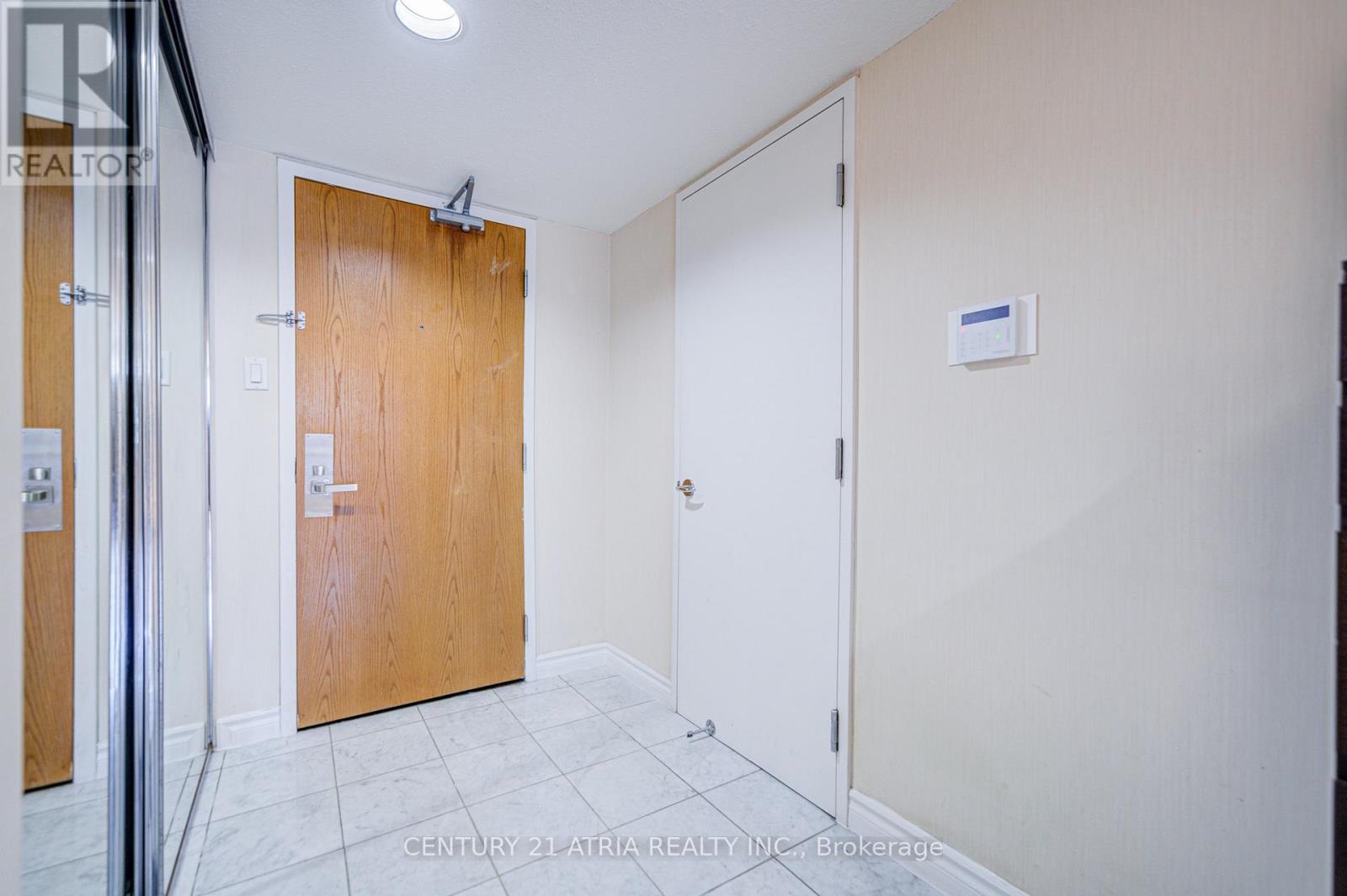 401 - 38 Elm Street, Toronto, Ontario  M5G 2K5 - Photo 11 - C12321734