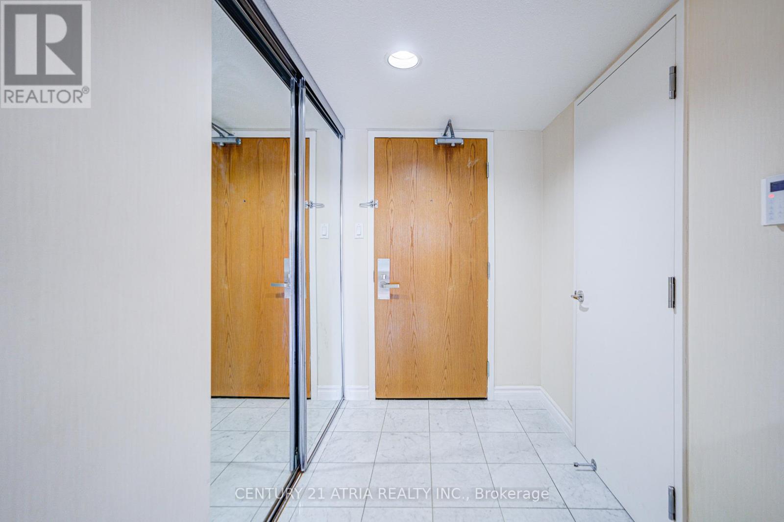 401 - 38 Elm Street, Toronto, Ontario  M5G 2K5 - Photo 12 - C12321734