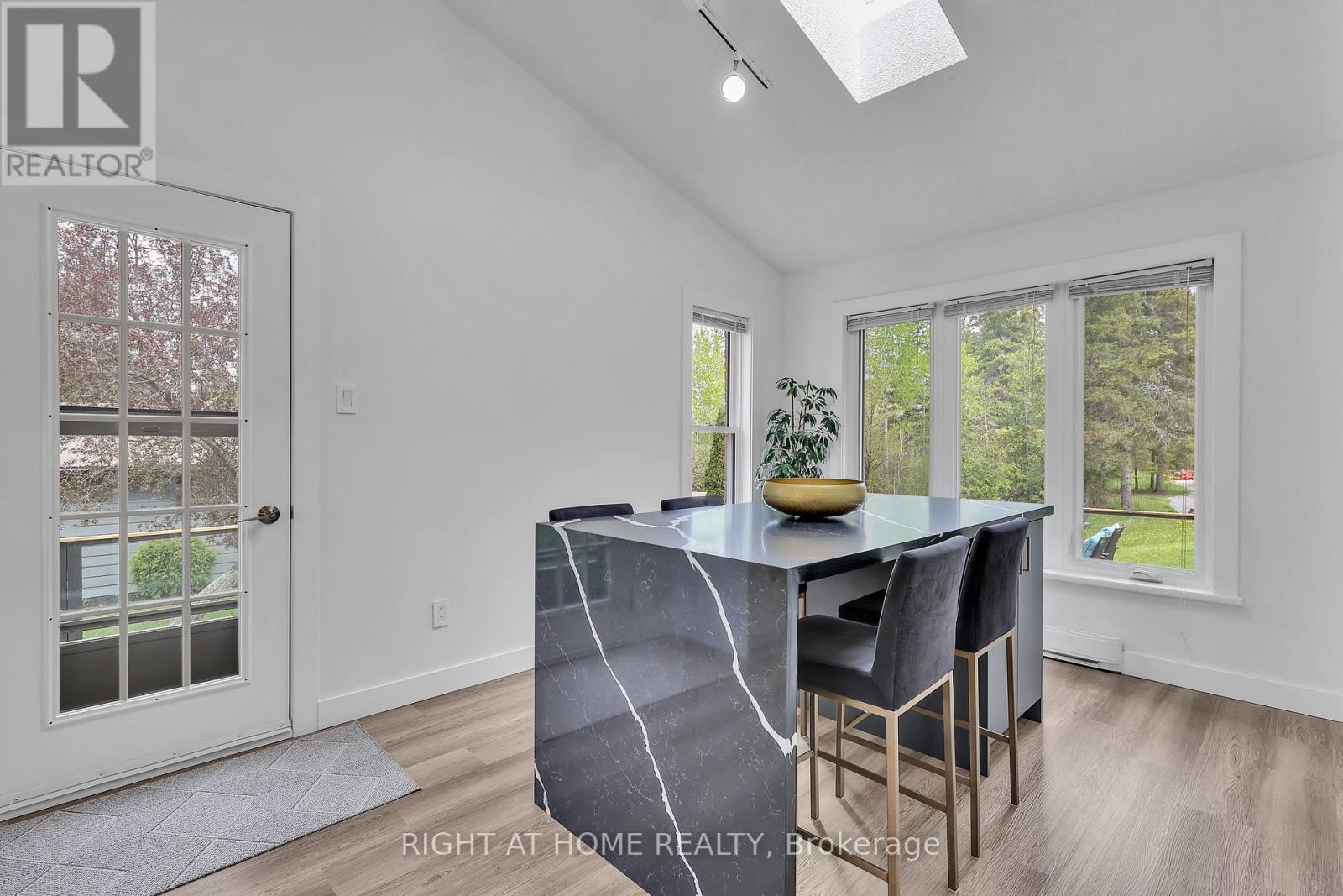 119 Sturgeon Glen Road, Kawartha Lakes, Ontario  K0M 1N0 - Photo 11 - X12100739