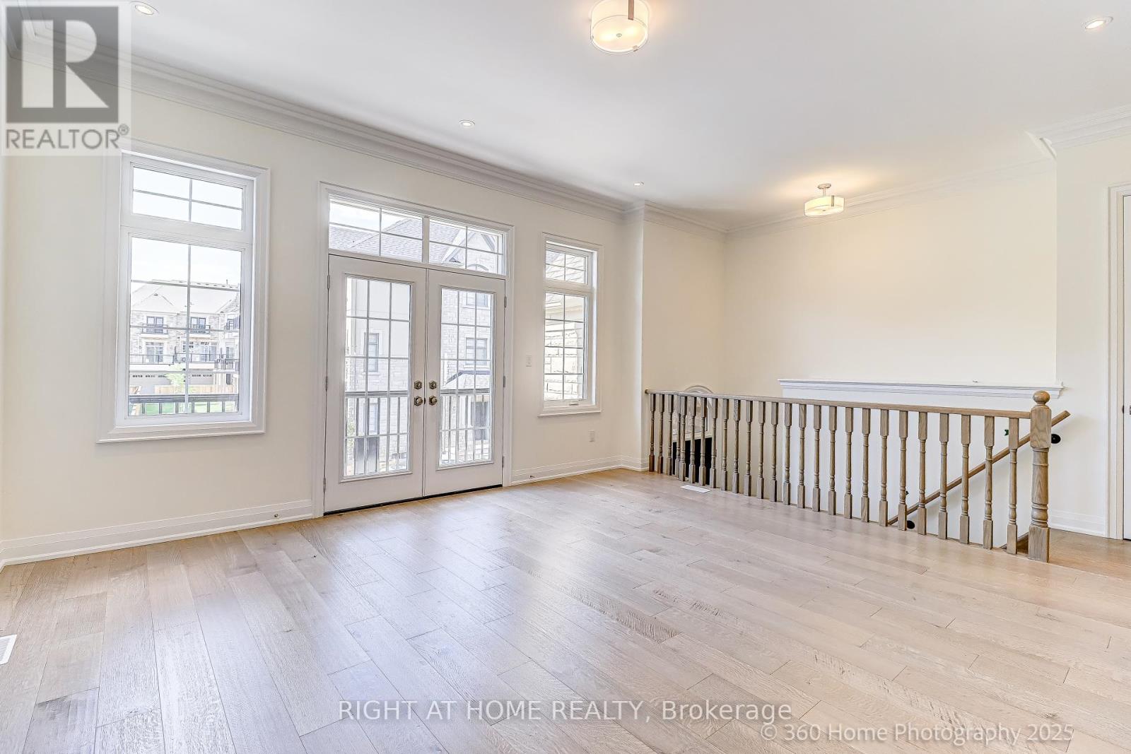 Property at 33 WEST VILLAGE LANE image 3