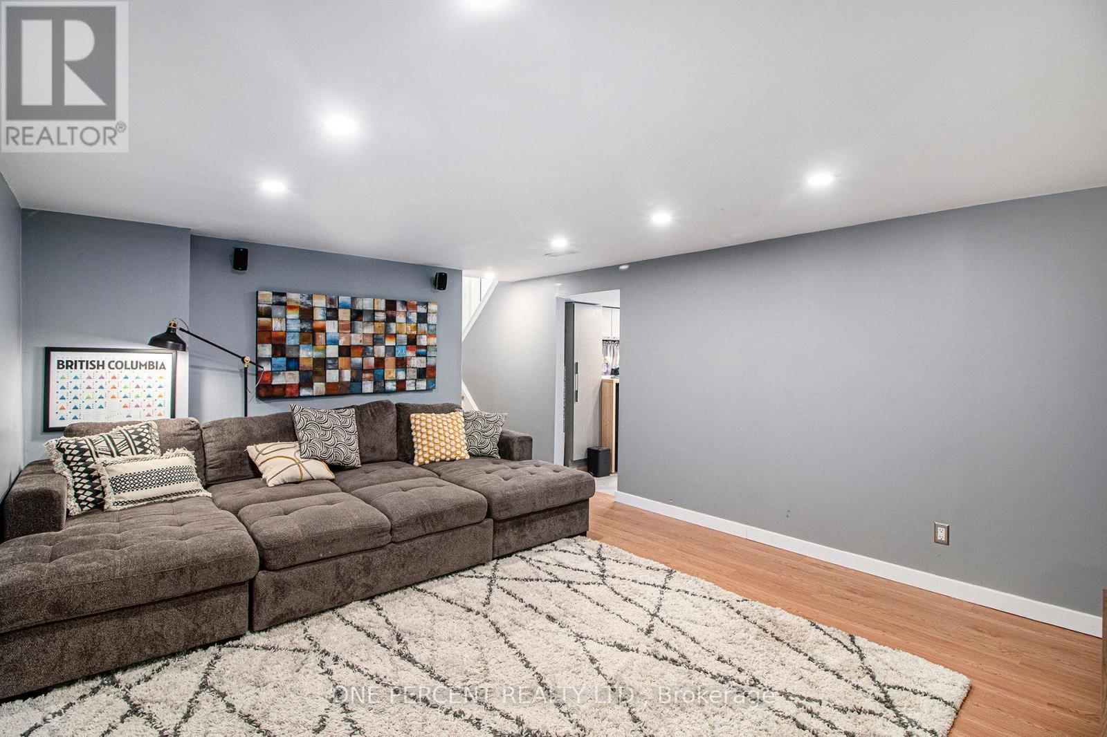1042 Harkness Avenue, Ottawa, Ontario  K1V 6P2 - Photo 16 - X12321823