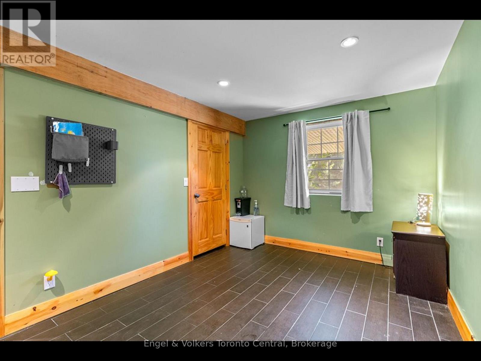 210 Eagle Crescent, Grey Highlands, Ontario  N0C 1M0 - Photo 20 - X12321768