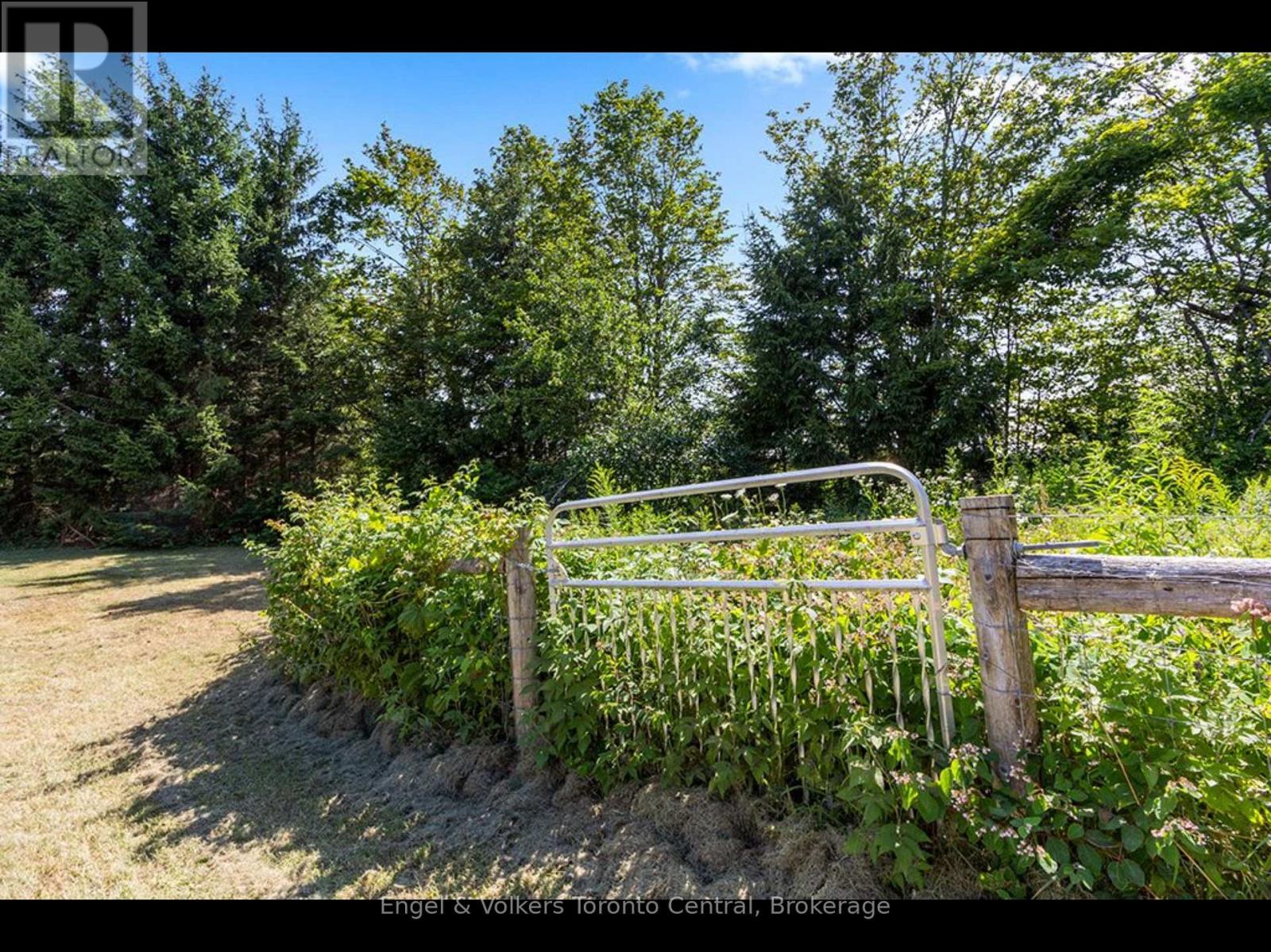 210 Eagle Crescent, Grey Highlands, Ontario  N0C 1M0 - Photo 31 - X12321768