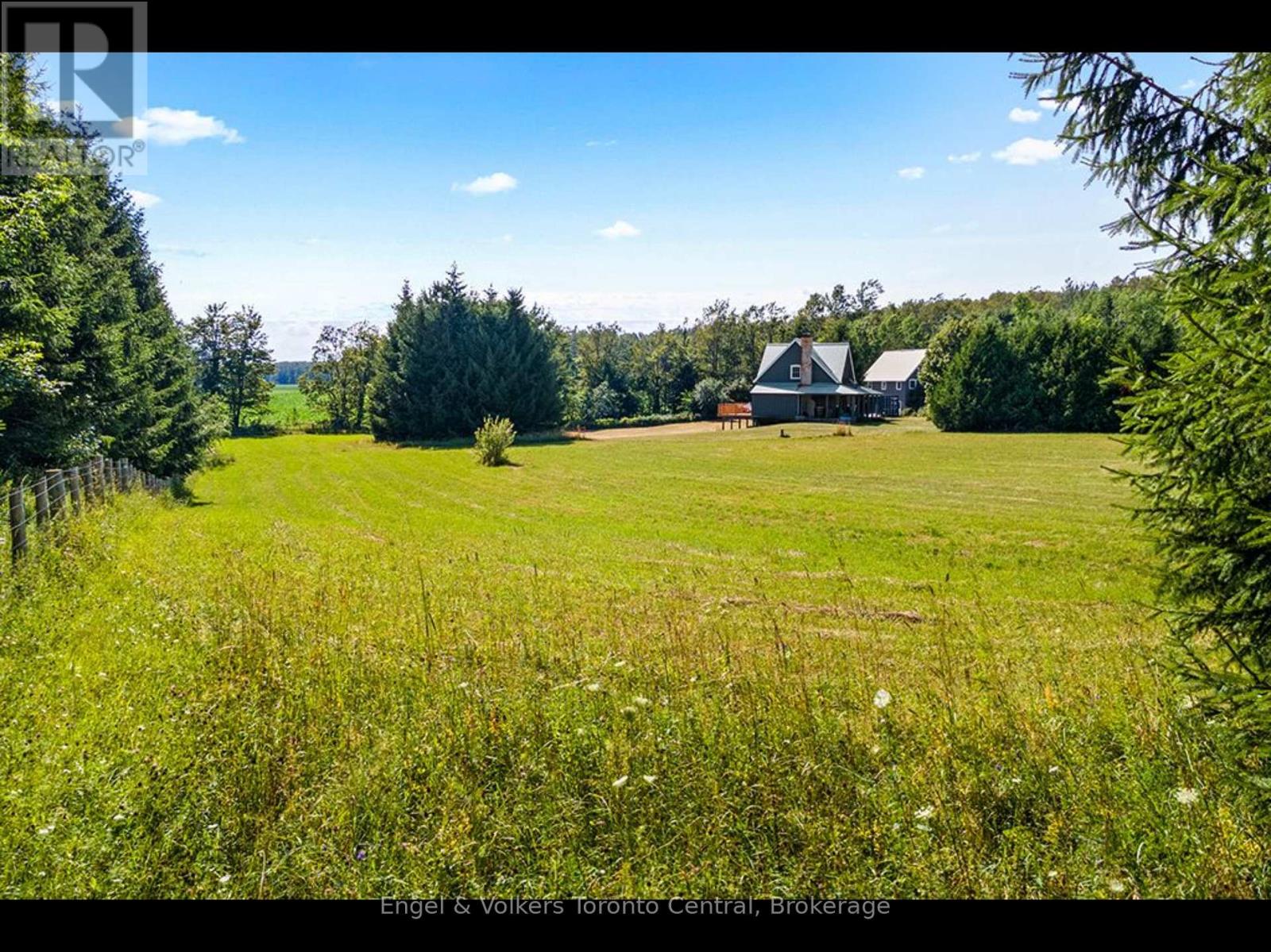 210 Eagle Crescent, Grey Highlands, Ontario  N0C 1M0 - Photo 32 - X12321768