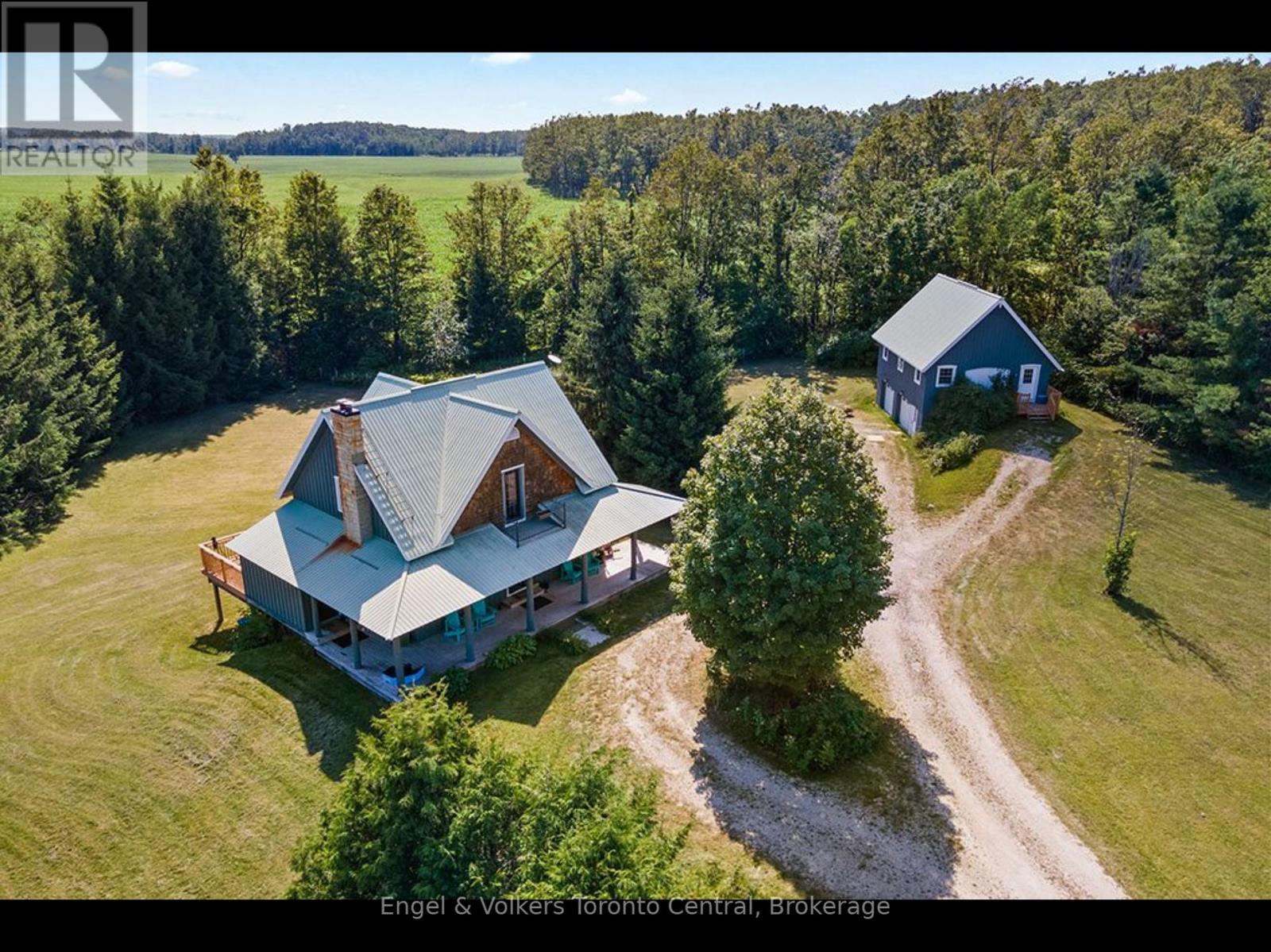 210 Eagle Crescent, Grey Highlands, Ontario  N0C 1M0 - Photo 4 - X12321768