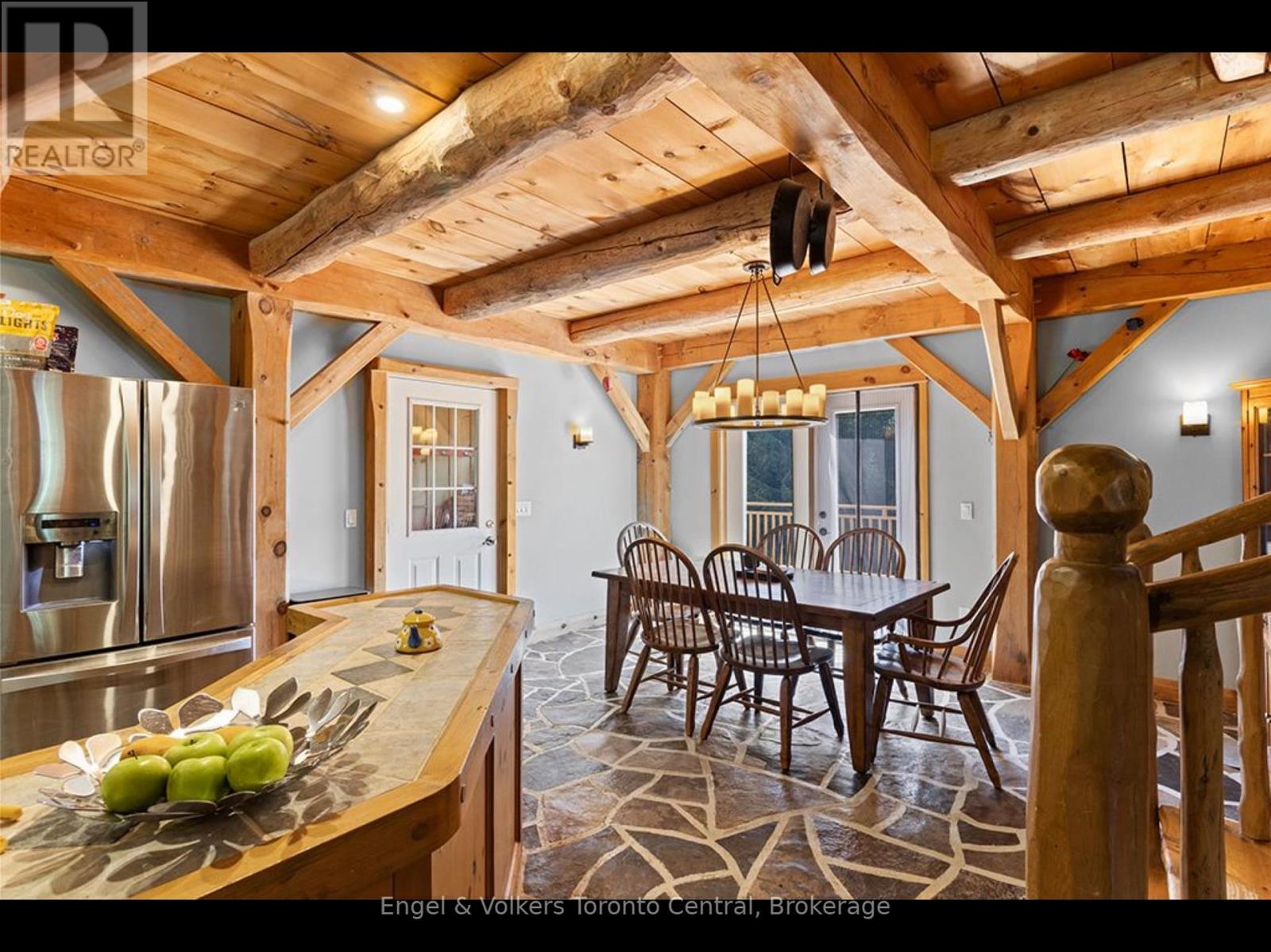 210 Eagle Crescent, Grey Highlands, Ontario  N0C 1M0 - Photo 9 - X12321768