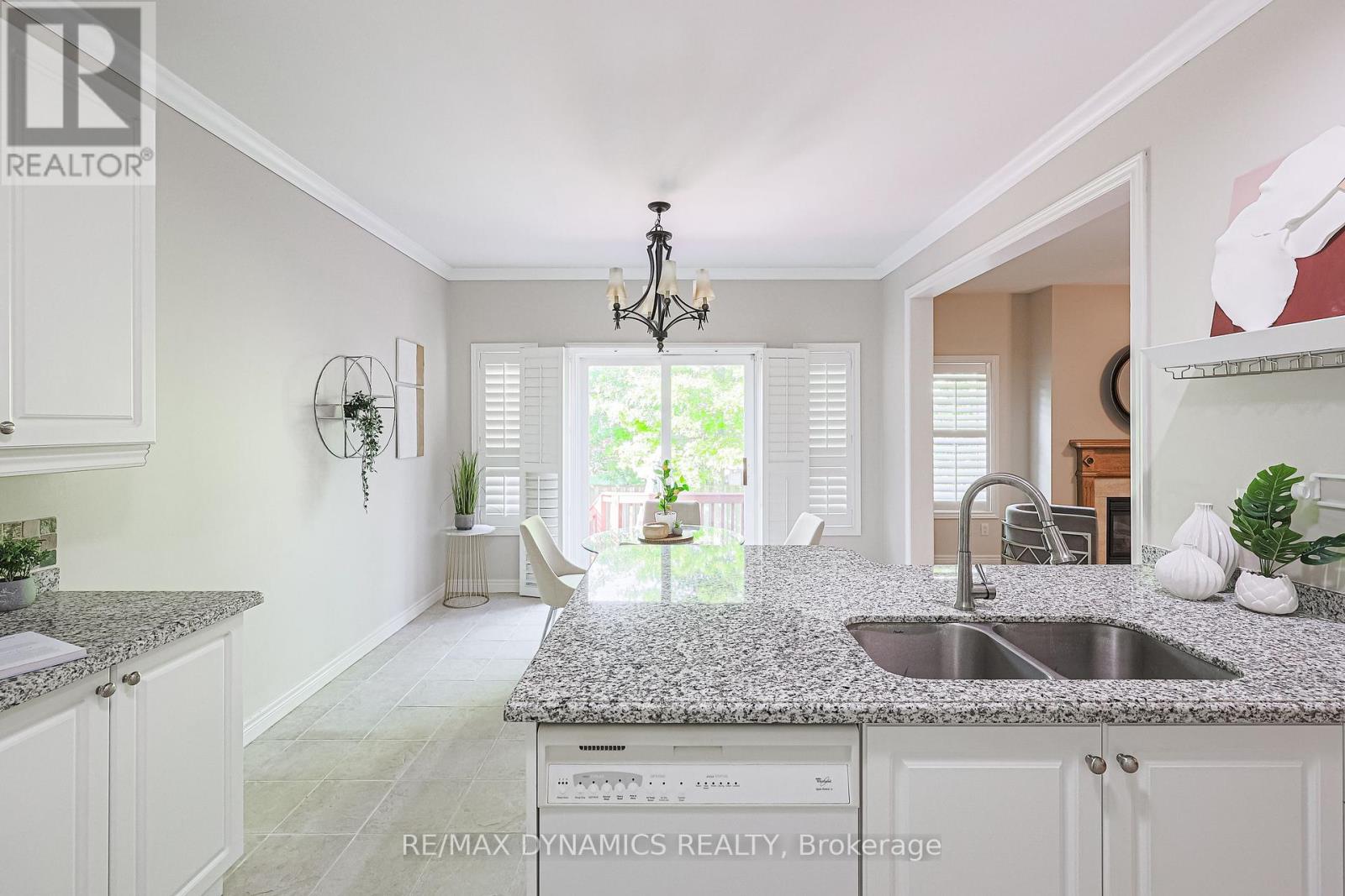 2381 Grand Oak Trail, Oakville, Ontario  L6M 4V4 - Photo 10 - W12307125