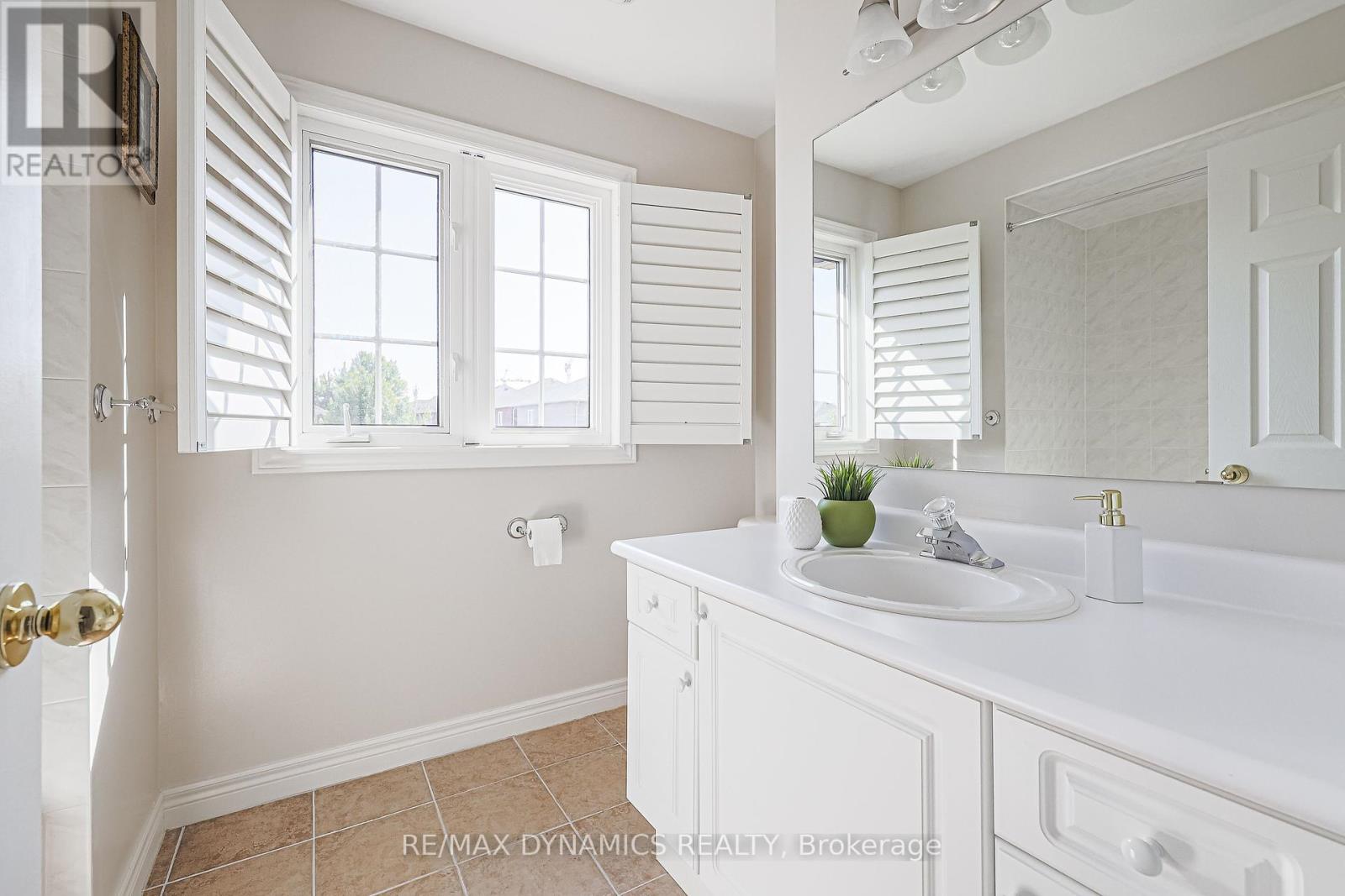 2381 Grand Oak Trail, Oakville, Ontario  L6M 4V4 - Photo 17 - W12307125