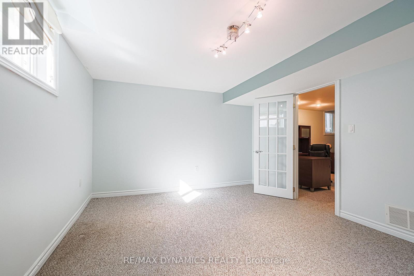 2381 Grand Oak Trail, Oakville, Ontario  L6M 4V4 - Photo 32 - W12307125