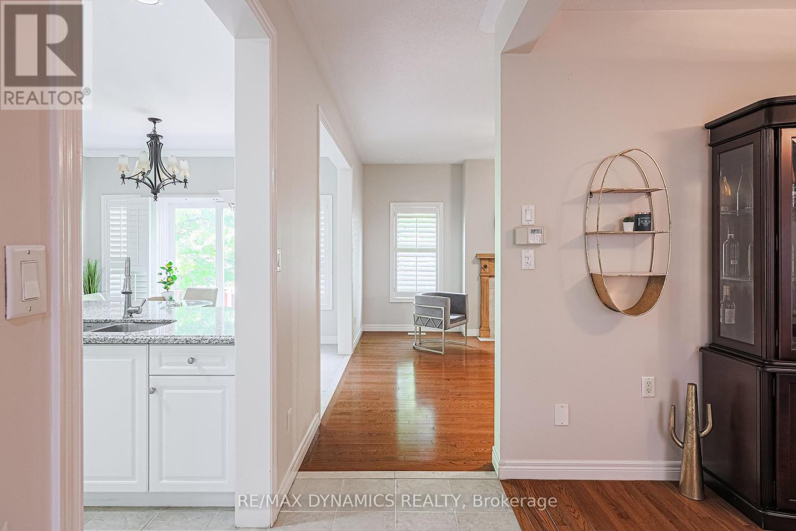 2381 Grand Oak Trail, Oakville, Ontario  L6M 4V4 - Photo 8 - W12307125