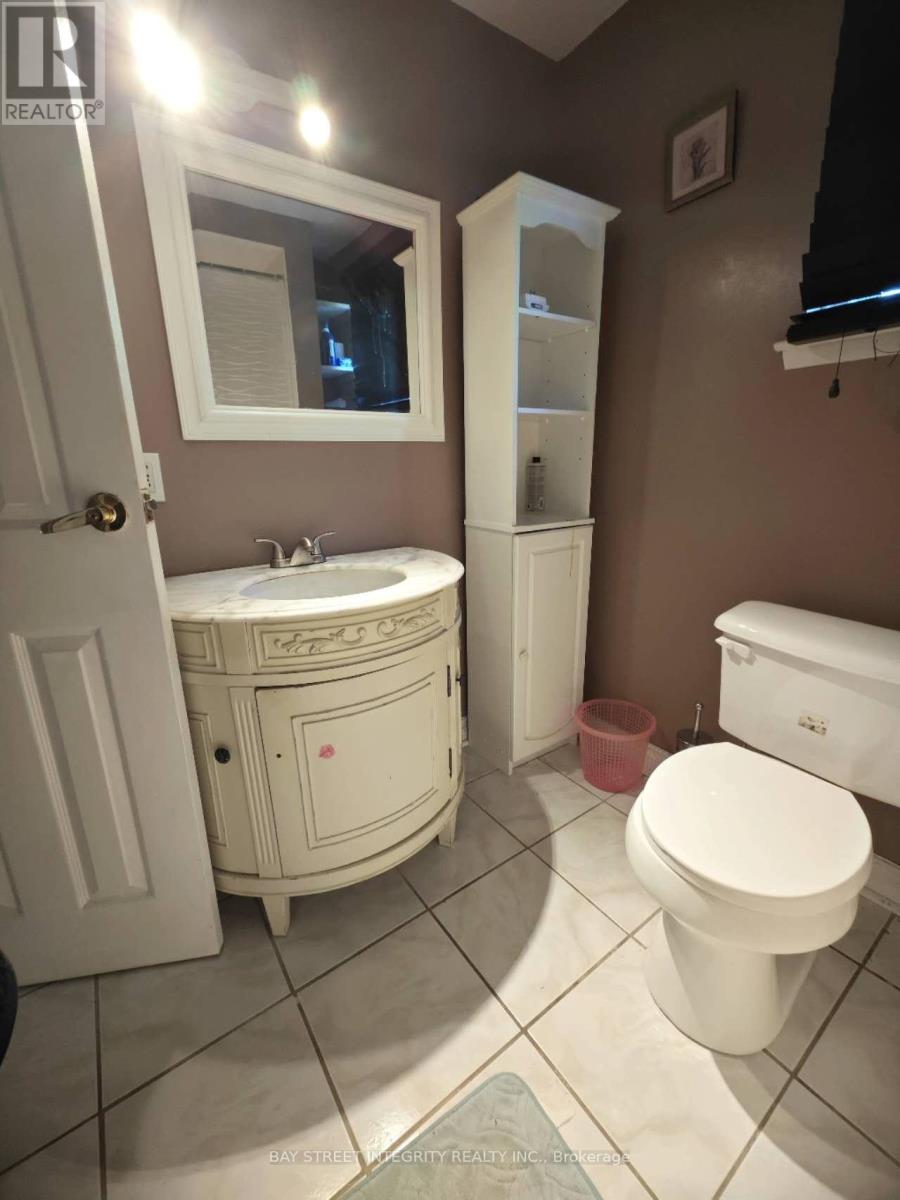 40 Deerford Road, Toronto, Ontario  M2J 3J4 - Photo 14 - C12321754