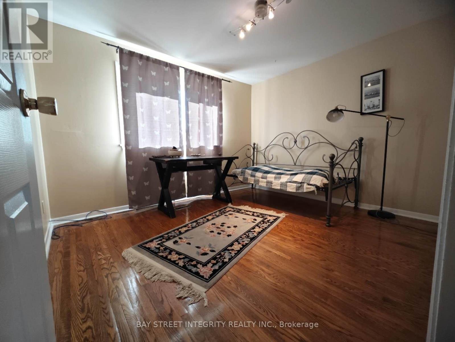 40 Deerford Road, Toronto, Ontario  M2J 3J4 - Photo 17 - C12321754