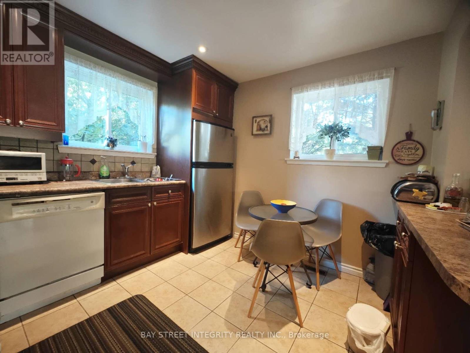 40 Deerford Road, Toronto, Ontario  M2J 3J4 - Photo 5 - C12321754