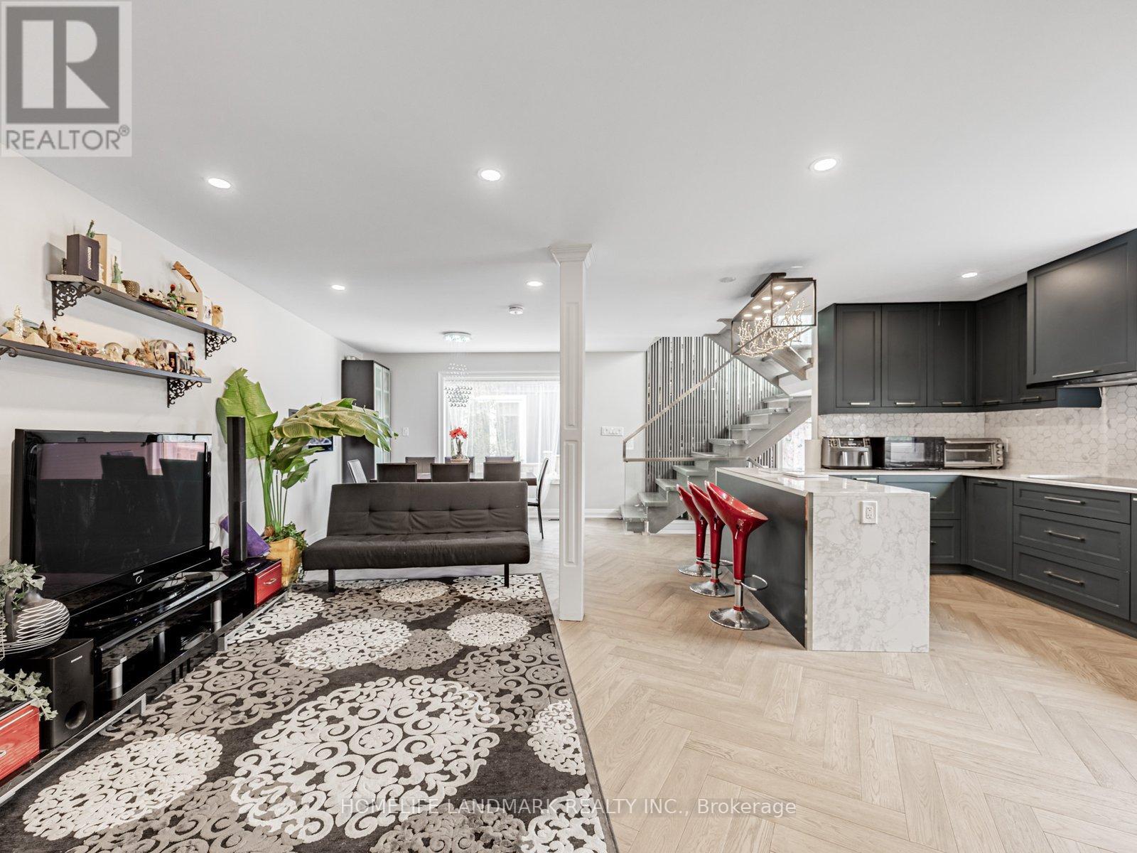 Property at 606 ANNLAND STREET image 2