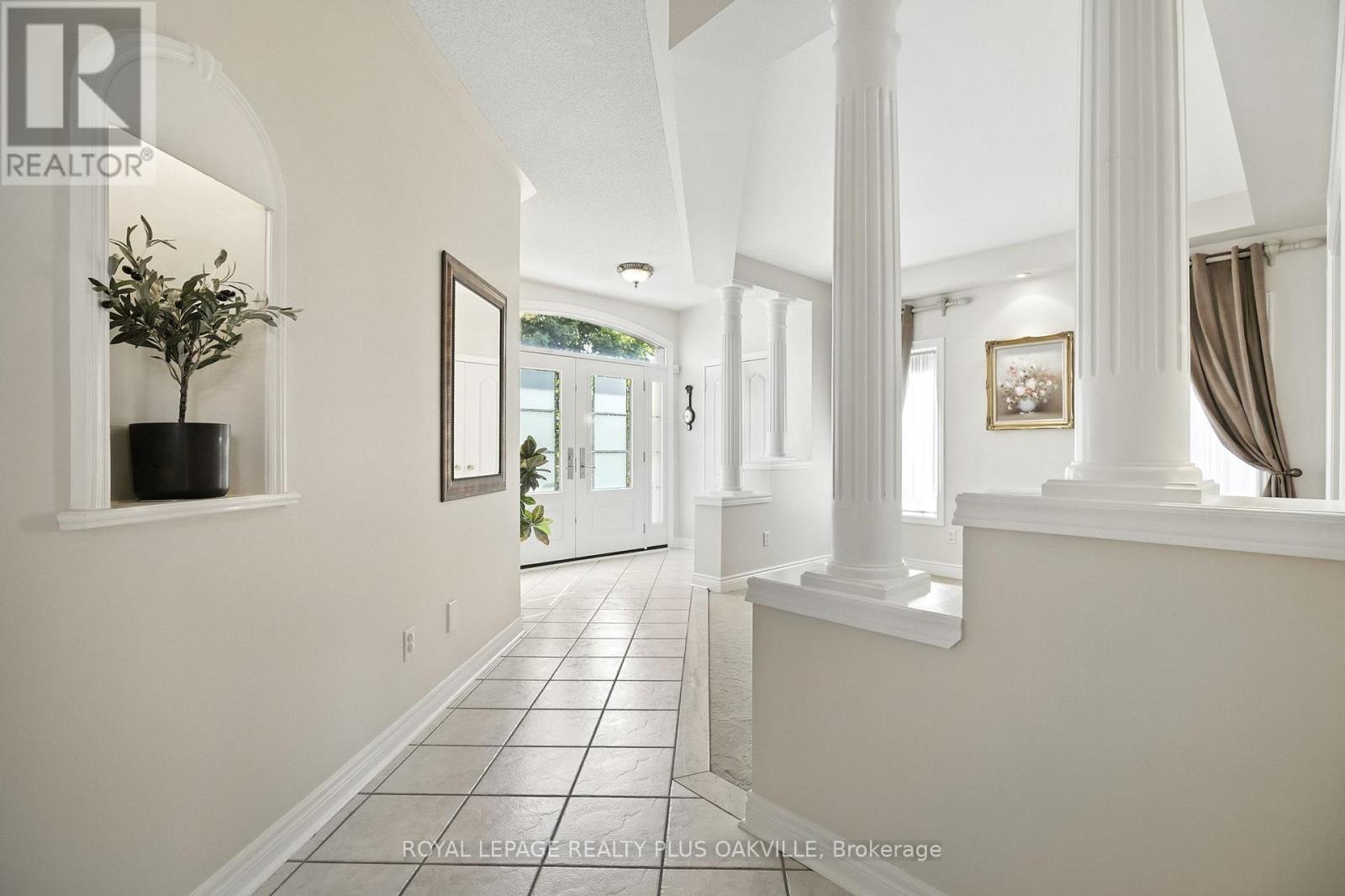 2272 Overfield Road, Oakville, Ontario  L6M 3S8 - Photo 8 - W12321755