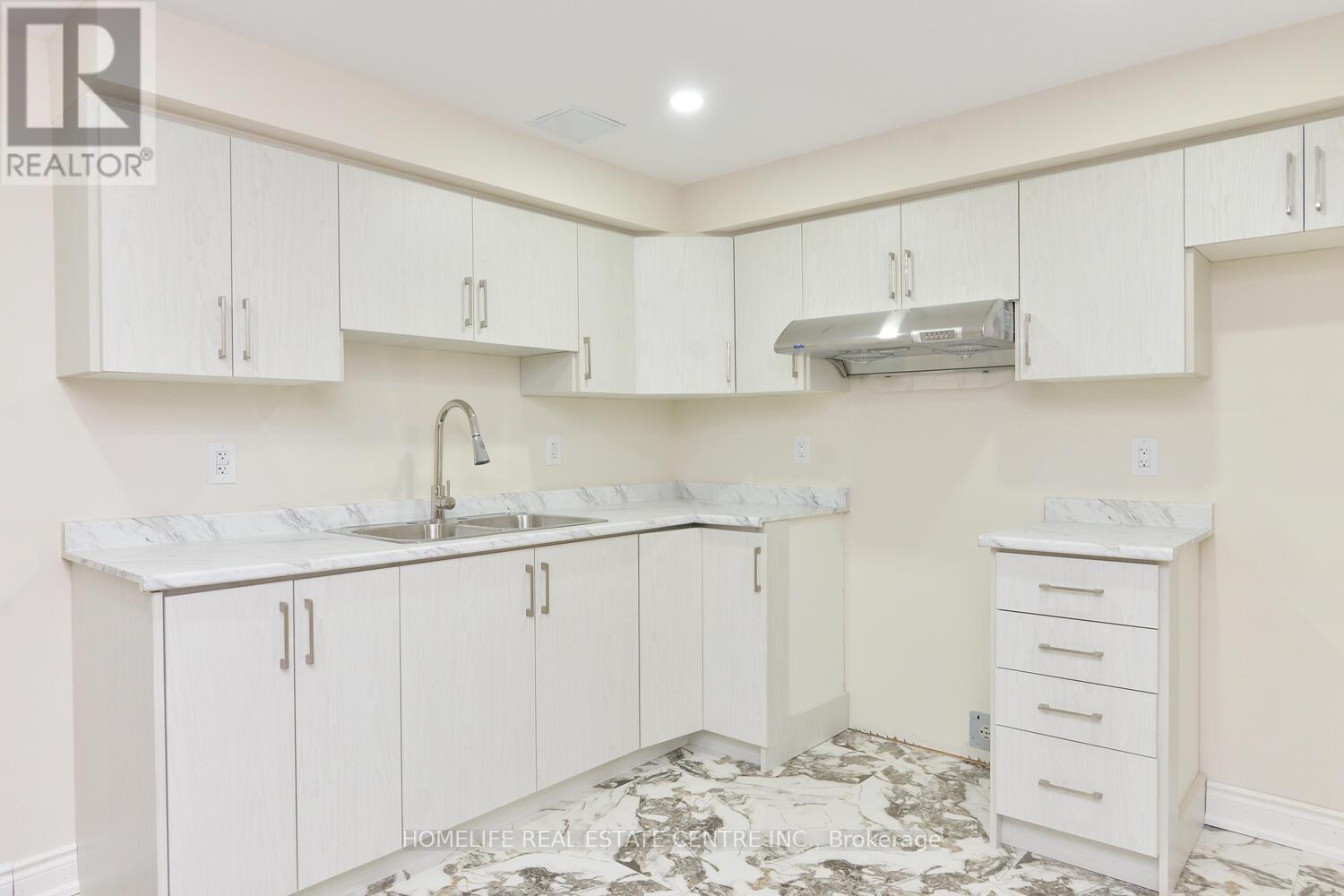 71 Villadowns Trail, Brampton, Ontario  L6R 3Y8 - Photo 41 - W12321786