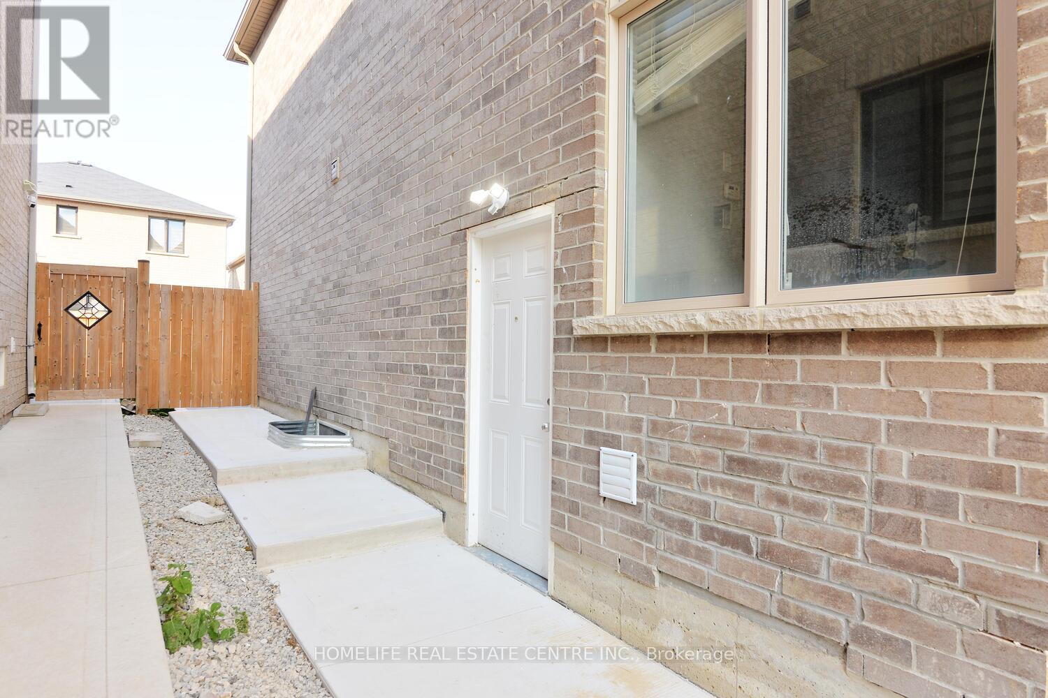 71 Villadowns Trail, Brampton, Ontario  L6R 3Y8 - Photo 47 - W12321786