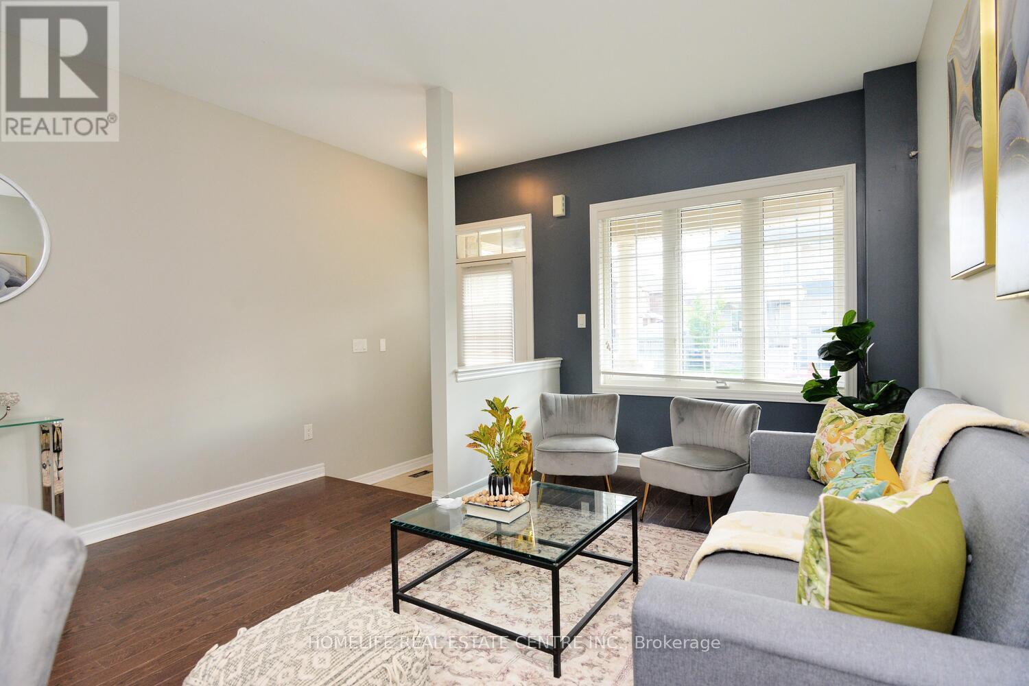 71 Villadowns Trail, Brampton, Ontario  L6R 3Y8 - Photo 7 - W12321786
