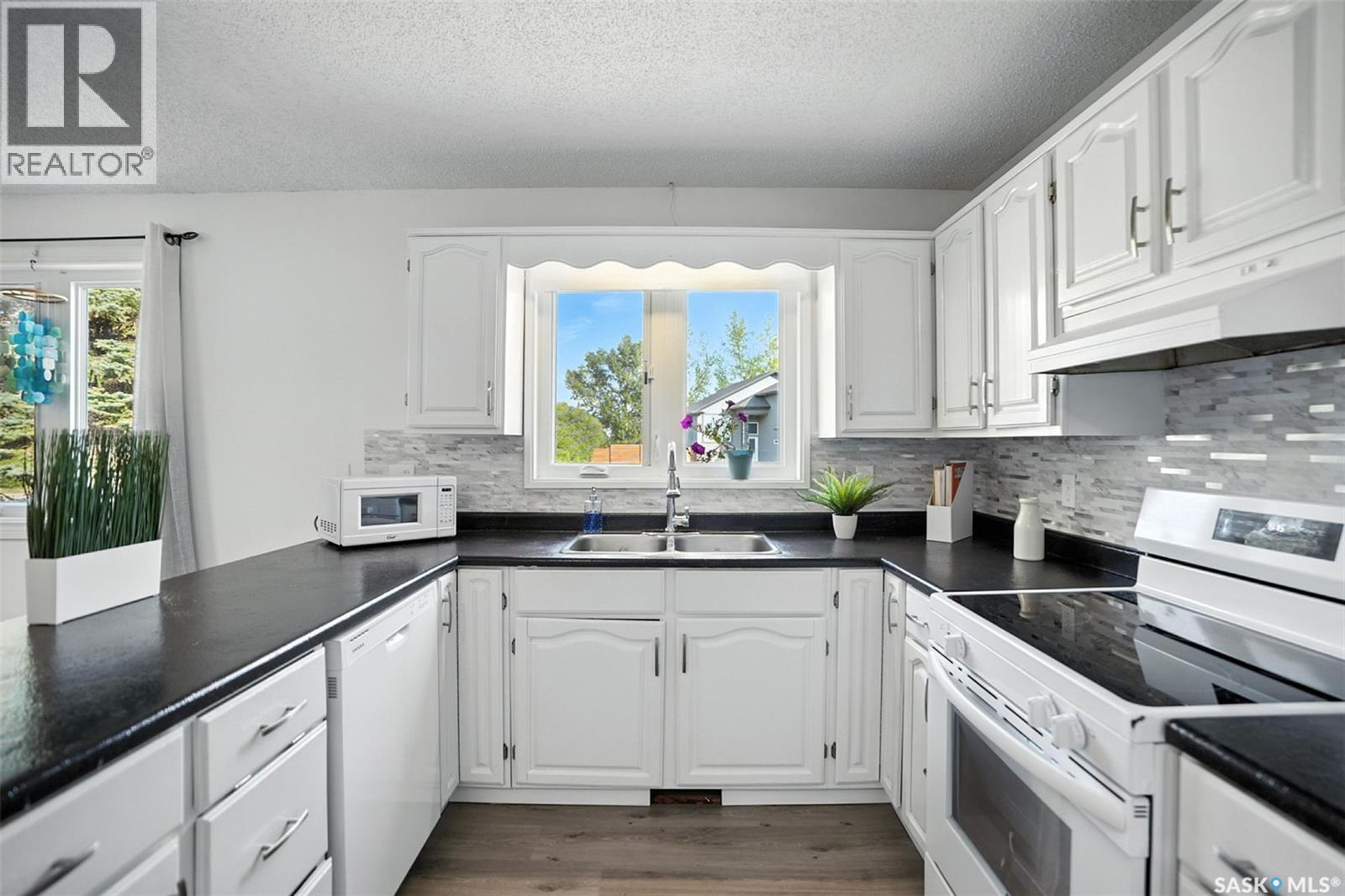 309 Rosher Street, Colonsay, Saskatchewan  S0K 0Z0 - Photo 3 - SK014032