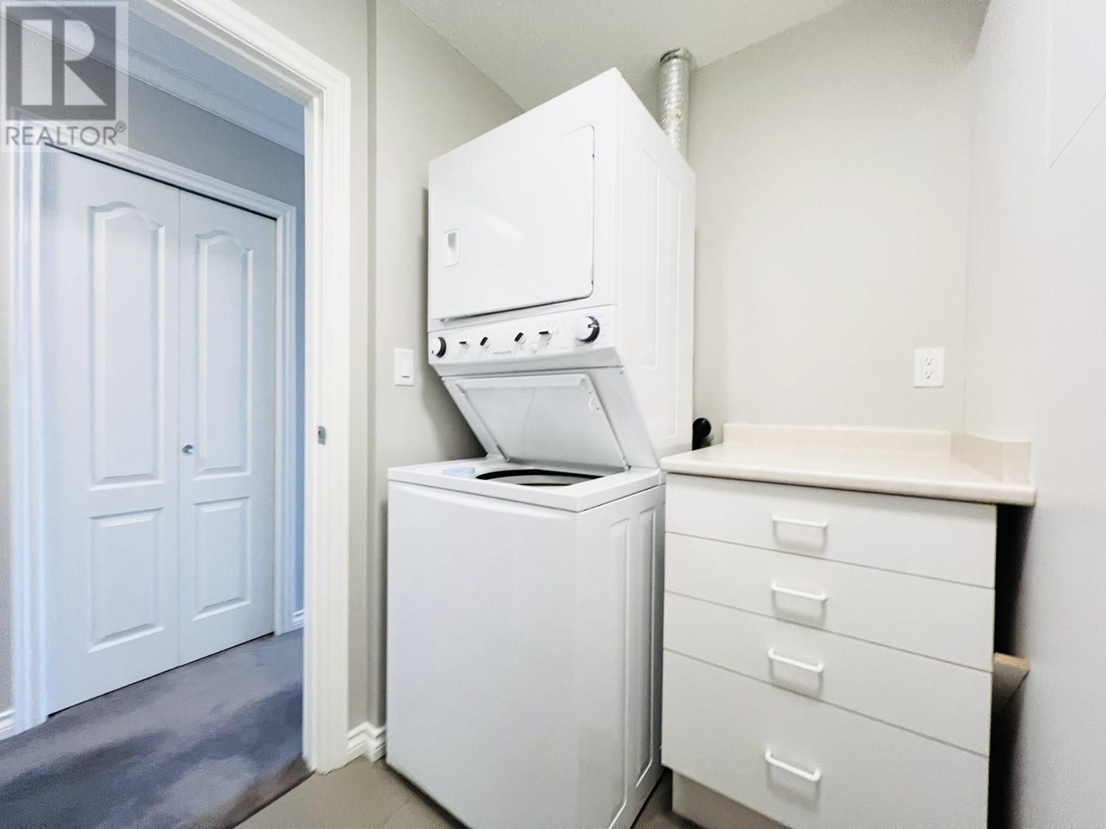 Listing Picture 11 of 28 : 302 1508 MARINER WALK, Vancouver / 溫哥華 - 魯藝地產 Yvonne Lu Group - MLS Medallion Club Member