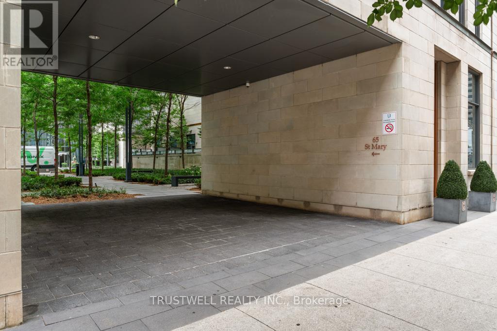 2410 - 1080 Bay Street, Toronto, Ontario  M5S 0A5 - Photo 32 - C12320489