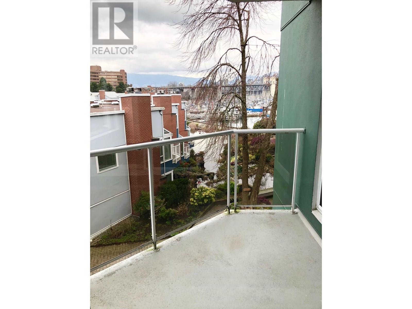 Listing Picture 26 of 28 : 302 1508 MARINER WALK, Vancouver / 溫哥華 - 魯藝地產 Yvonne Lu Group - MLS Medallion Club Member