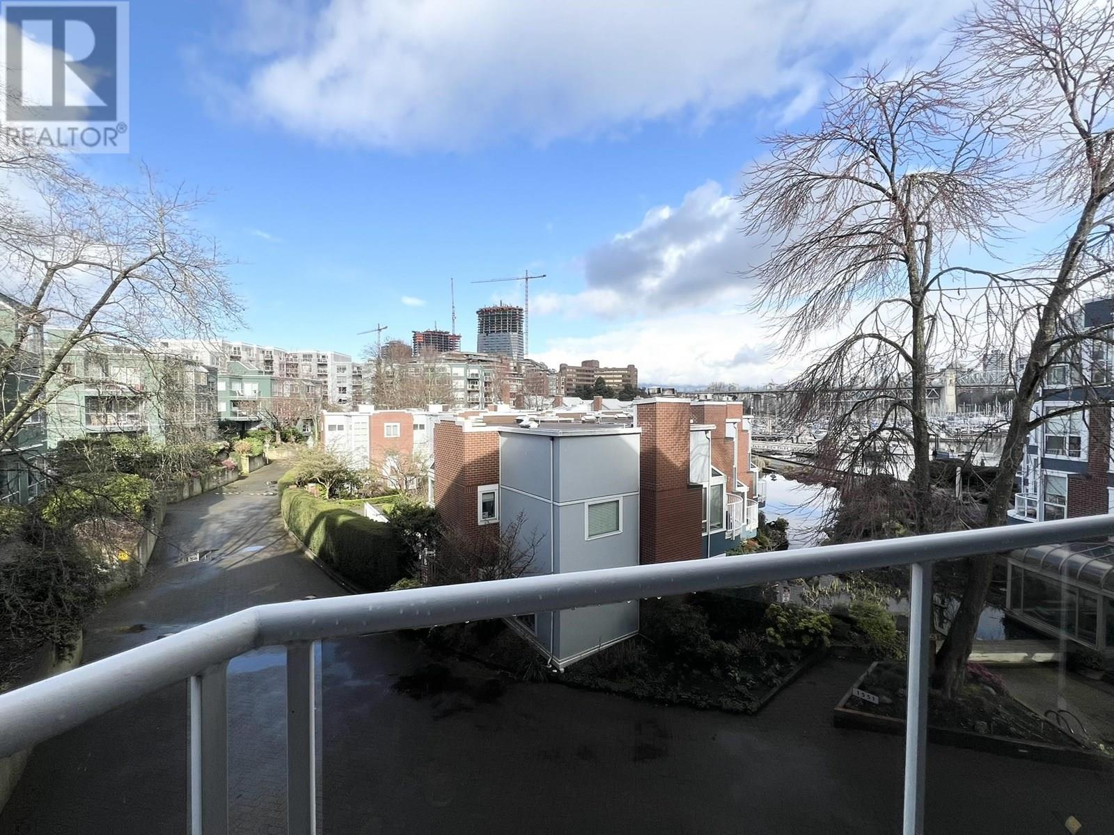 Listing Picture 27 of 28 : 302 1508 MARINER WALK, Vancouver / 溫哥華 - 魯藝地產 Yvonne Lu Group - MLS Medallion Club Member