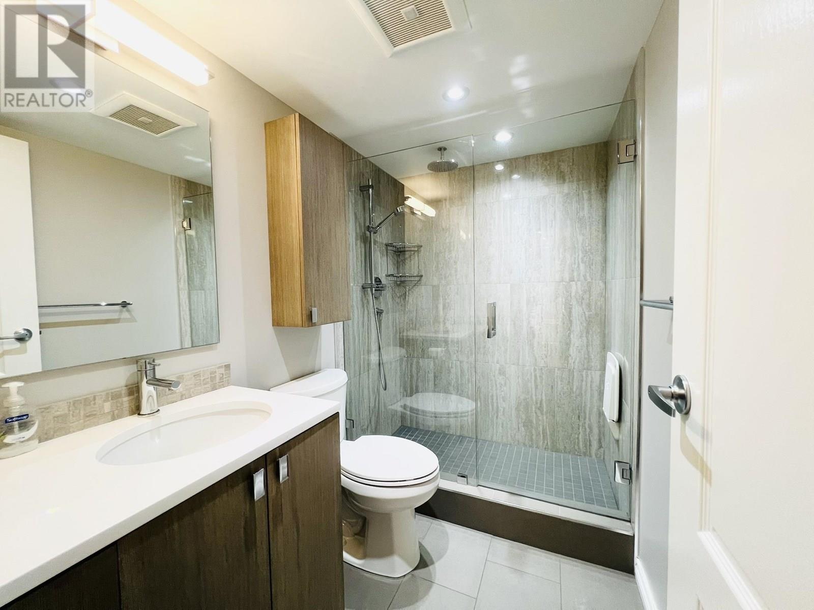 Listing Picture 23 of 28 : 302 1508 MARINER WALK, Vancouver / 溫哥華 - 魯藝地產 Yvonne Lu Group - MLS Medallion Club Member