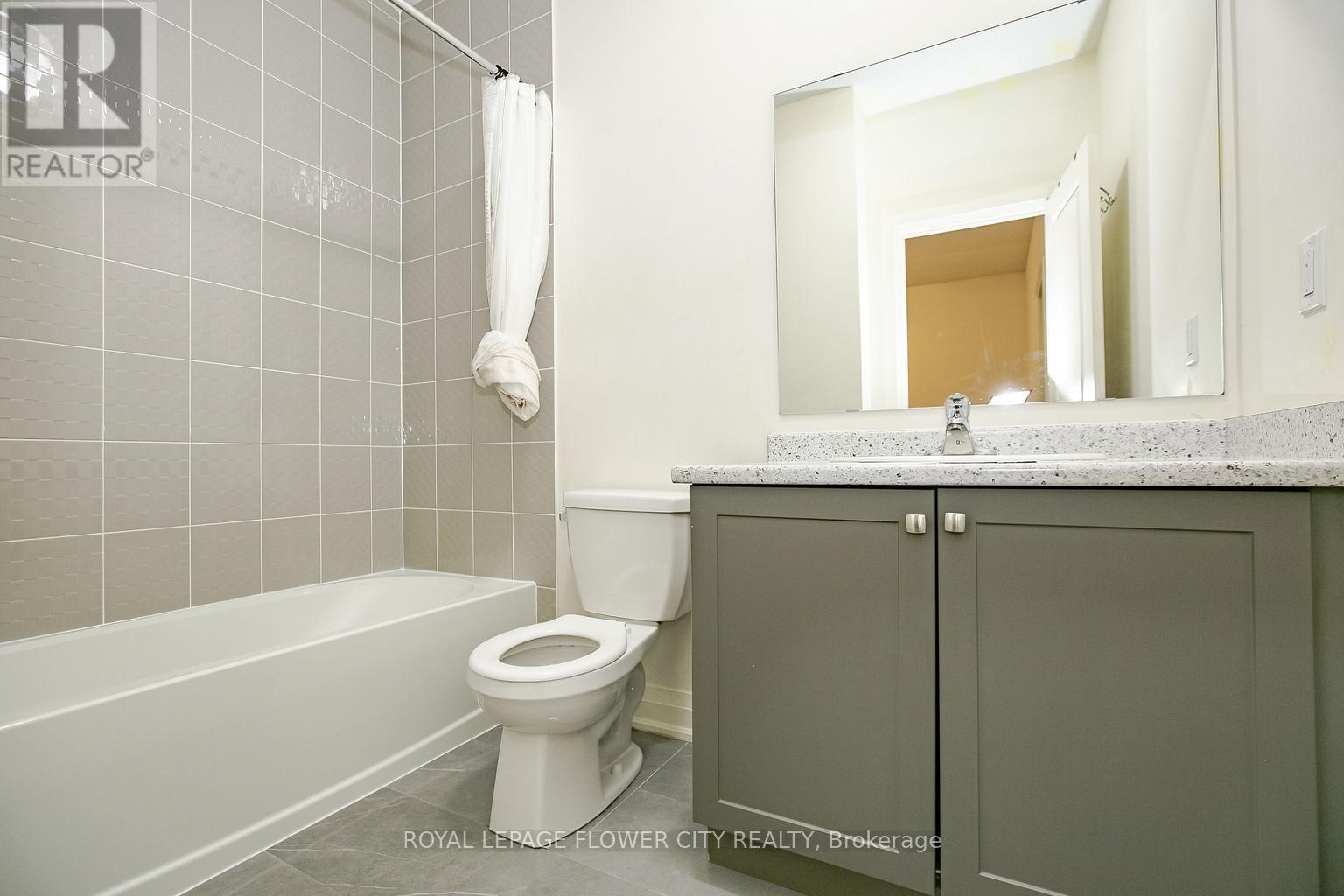 114 Adventura Road, Brampton, Ontario  L7A 5A7 - Photo 36 - W12321849