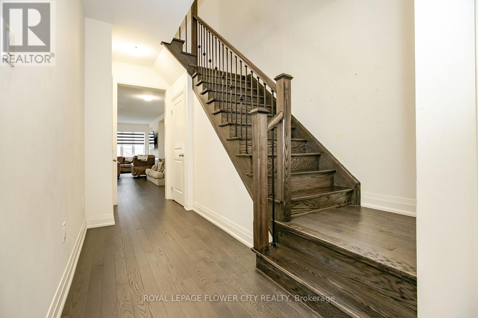 114 Adventura Road, Brampton, Ontario  L7A 5A7 - Photo 8 - W12321849